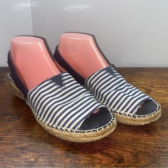 Cliffs by WHITE MOUNTAIN Wm’s Sz 9 Navy Blue Stripe Wedge Sandals - Picture 1 of 8